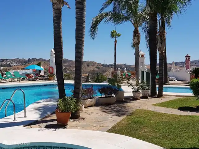 Location de Vacances Espagne, Costa del Sol, Mijas Golf, appartement - Casa Juapa Une des quatre piscines avec une belle vue sur la vallée.