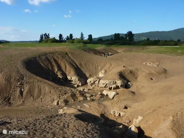 vakantiehuis huren in Slovenië, Notranjska, Cerknica – Vakantiehuis Tabor 43 - Mima Het meer van Cerknica is een van de grootste periodieke meren, in droge perioden verdwijnt het water in ondergrondse rivieren en grotten. In de zomer is de kans groot dat je kunt wandelen over de bodem van het meer. .