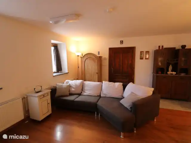 vakantiehuis huren in Slovenië, Notranjska, Cerknica – Vakantiehuis Tabor 43 - Mima Sfeervolle woonkamer met authentieke details.