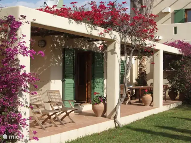 Casa El Arenal | Espagne, Costa de Almeria, Níjar - villa Terrasses couvertes de bougainvilliers