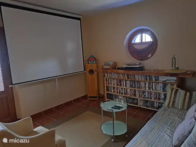 Casa El Arenal | Espagne, Costa de Almeria, Níjar - villa Dans le studio il y a un home cinéma avec environ 500 films et un fantastique système audio avec 300 CD.