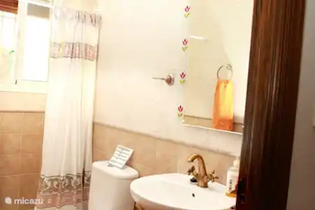 Vakantiehuis Spanje, Andalusië, Montefrio villa La Choza de Mamuyo badkamer1