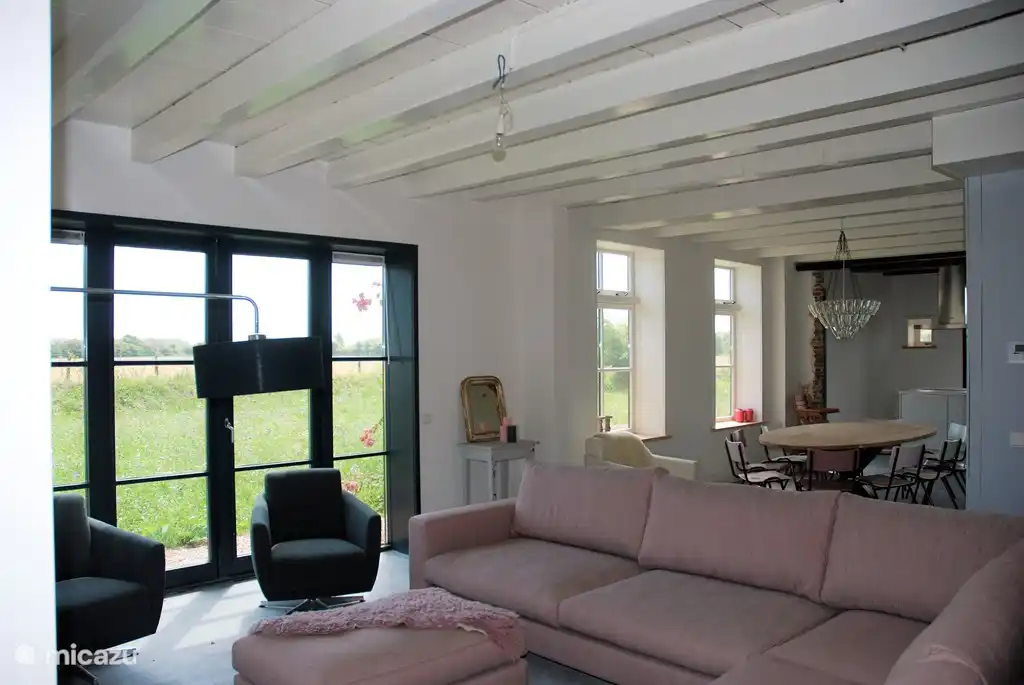 Wohnzimmer Erstklassige LageAltes Bauernhaus in Zeeland
Ferienhäuser in Oostkapelle