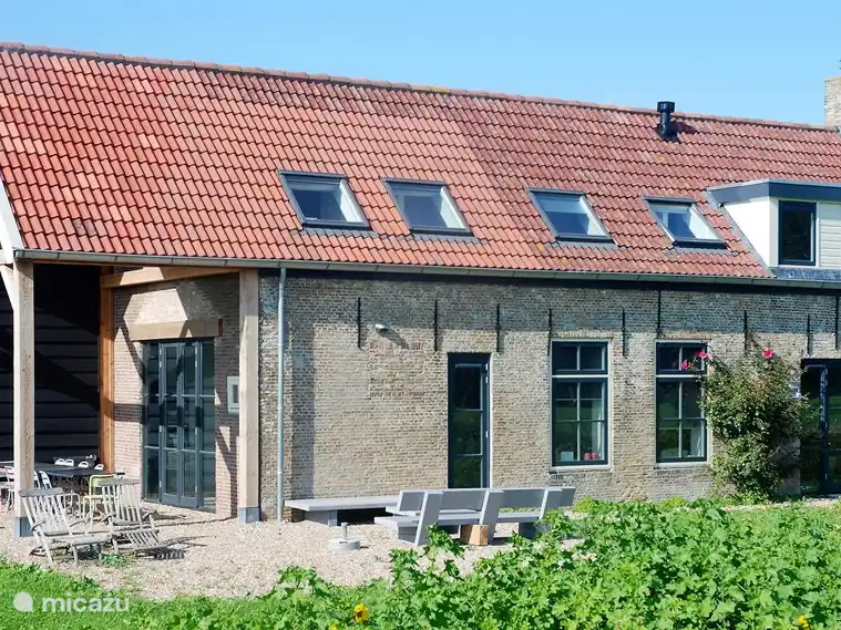 Toplocatiezeeland Old farmhouse