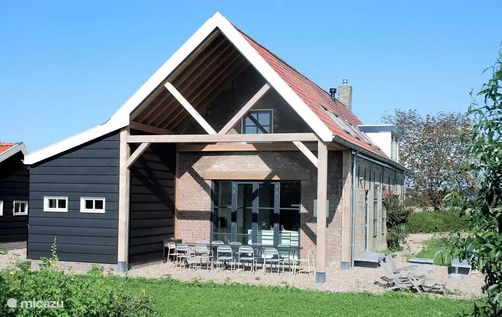 Altes Bauernhaus außen hinten