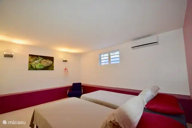 Chambre #3 avec salle de bain partagée #3
Nous pouvons également transformer les 2 lits simples en un lit king size