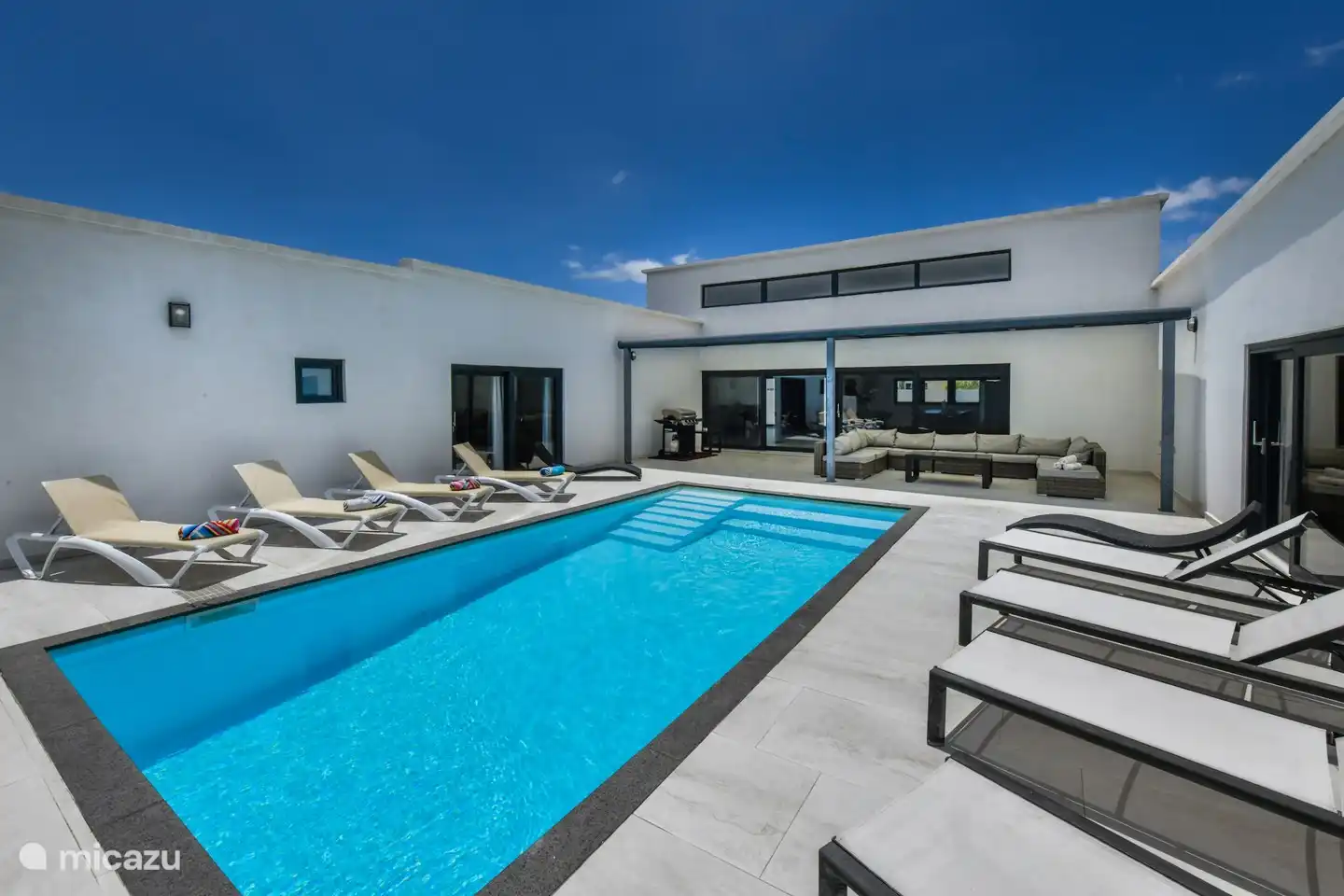 Villa Maria - Impression-Pool