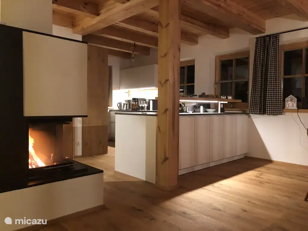 Gemütliches Wohnzimmer und Küche