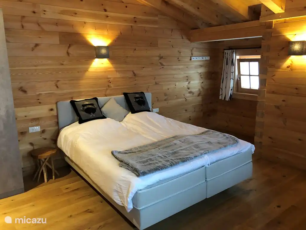 AUPING-Betten (220 cm lang)