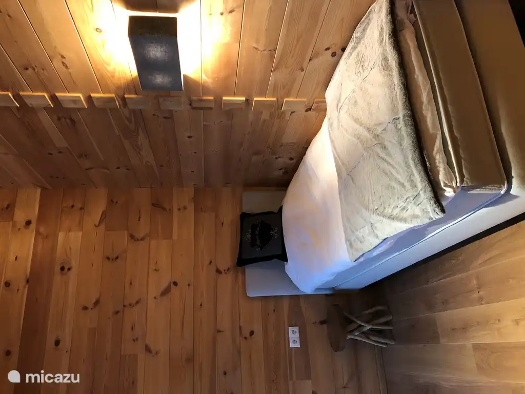 AUPING-Betten (220 cm) in allen Schlafzimmern