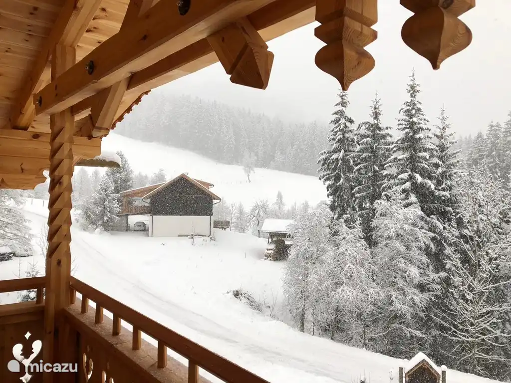 Blick auf die Piste vom Balkon aus
