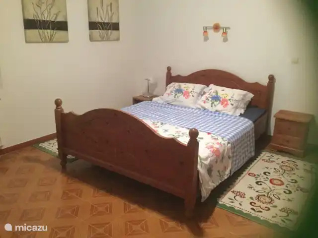 Dora en Italia, Abruzos, Penne - villa Dormitorio con una cama doble
