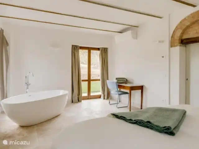 Villa Fiore | Italie, Marche, Falerone - villa Chambre au rez-de-chaussée avec salle de bain privée