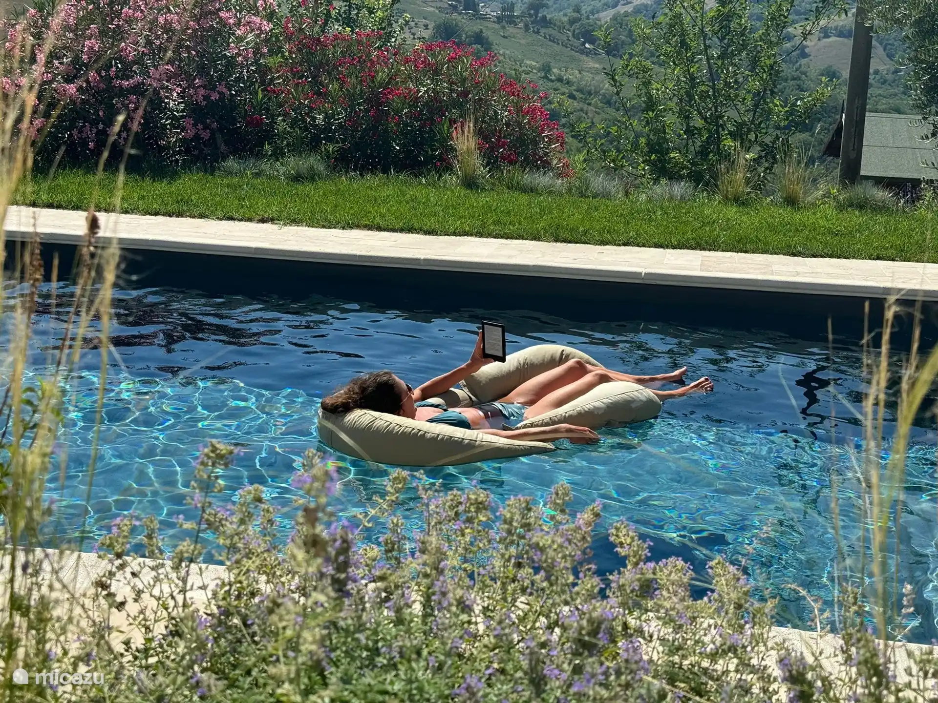 Pool- und Loungebereich Villa Fiore