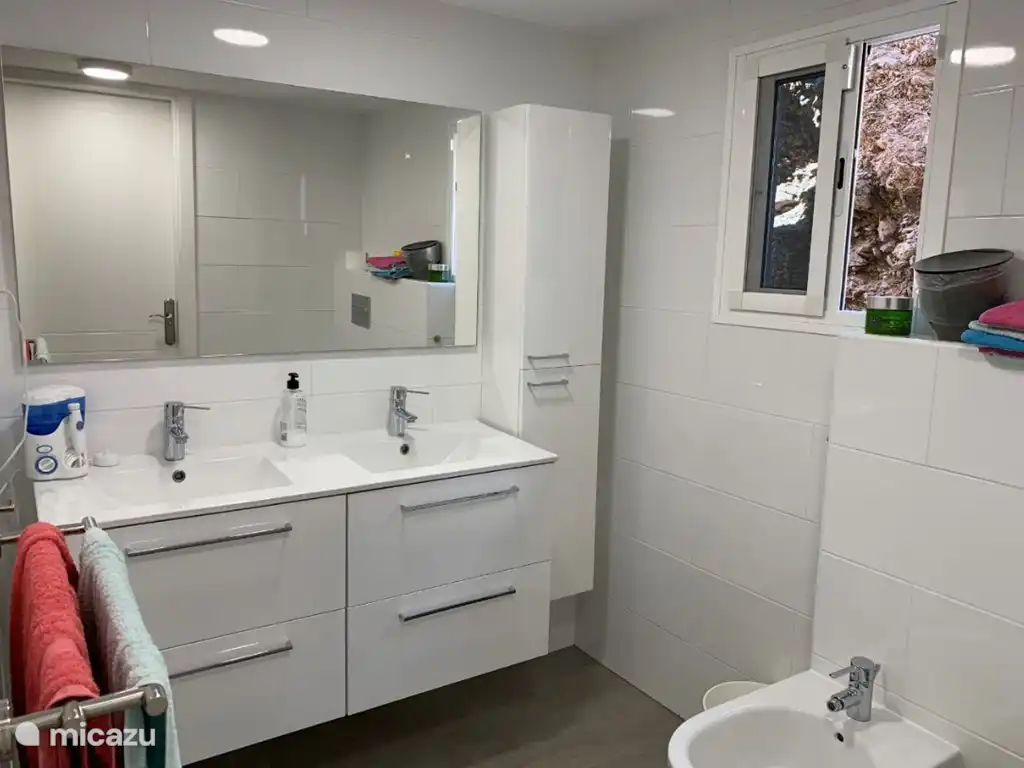 Meubles de salle de bain A