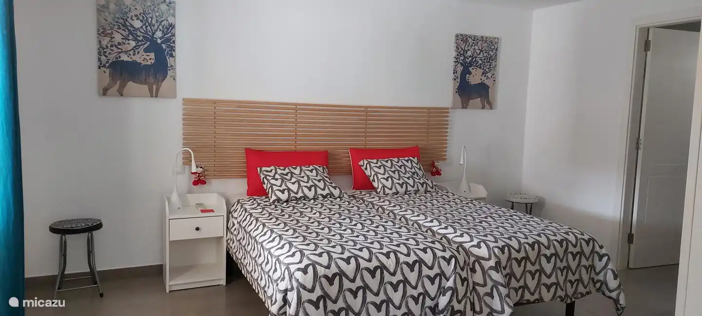 Chambre à gauche 2 lits séparés de 90 cm de large