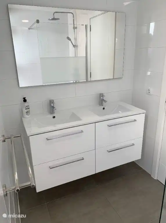 Meubles de salle de bain L