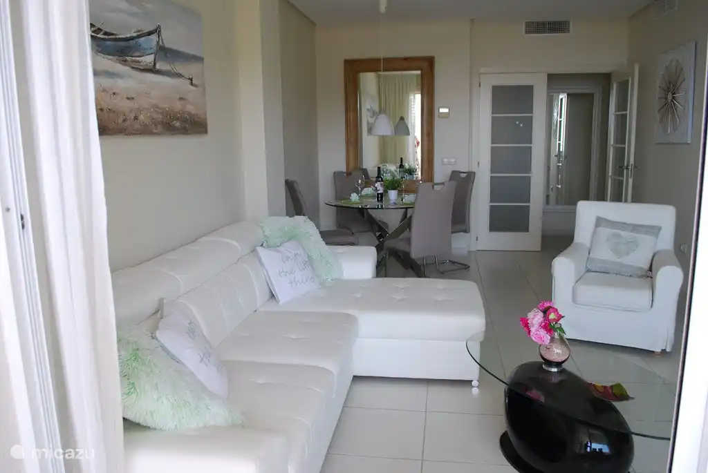 Living space seen from the terrace