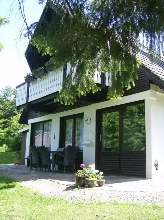 Terras van Ekkie's Ecke in de schaduw