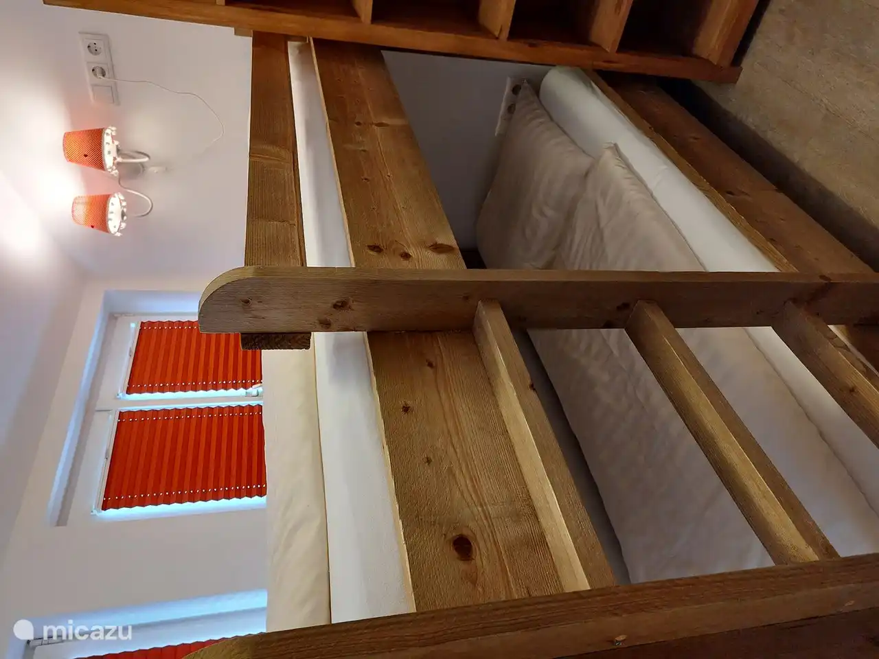 Slaapkamer met stapelbed.