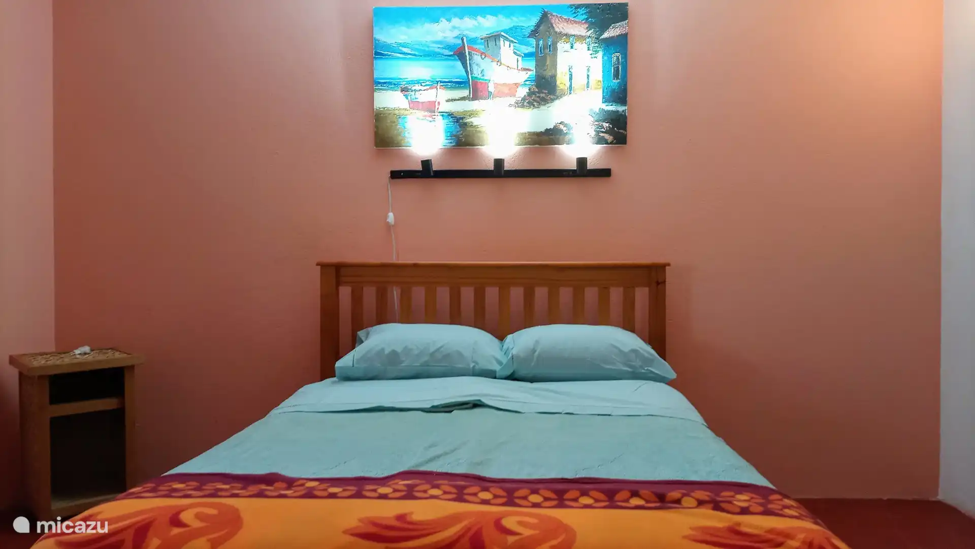 Habitación con cama doble