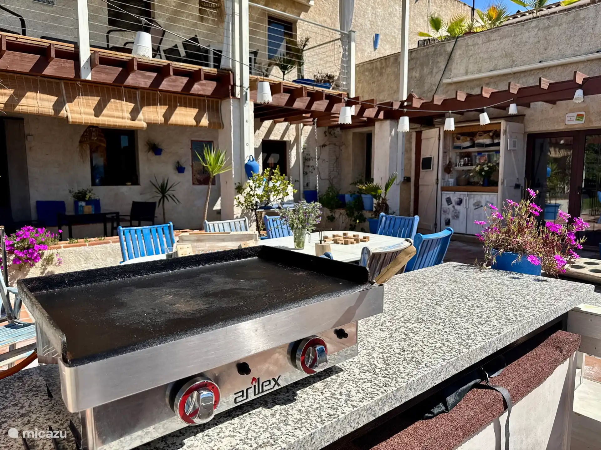 Gasgrill auf der Gemeinschaftsterrasse