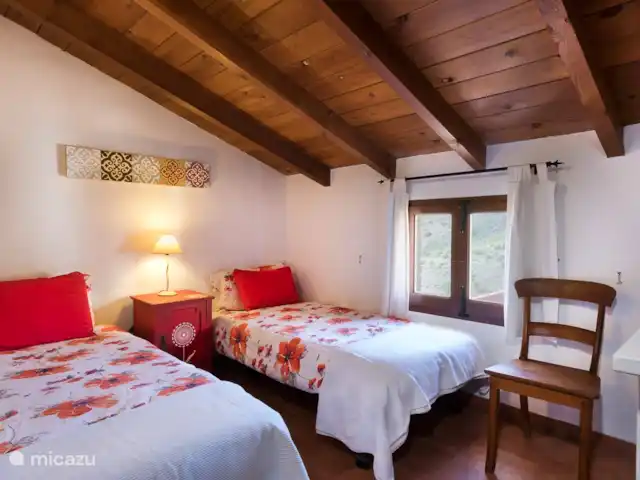 Finca Las Nuevas, Casa Carmen | Espagne, Andalousie, Álora - ferme Chambre avec deux lits simples