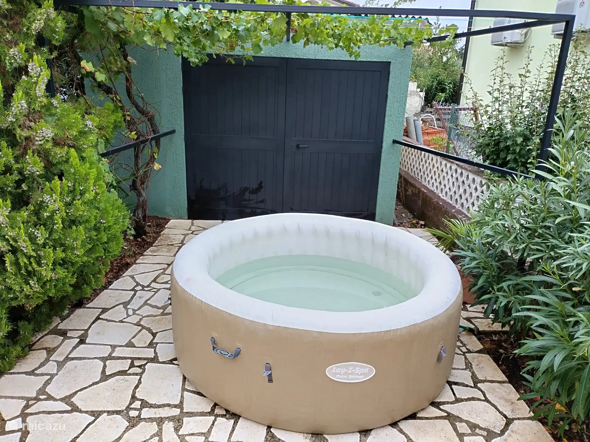 Optionale 200 cm Badewanne