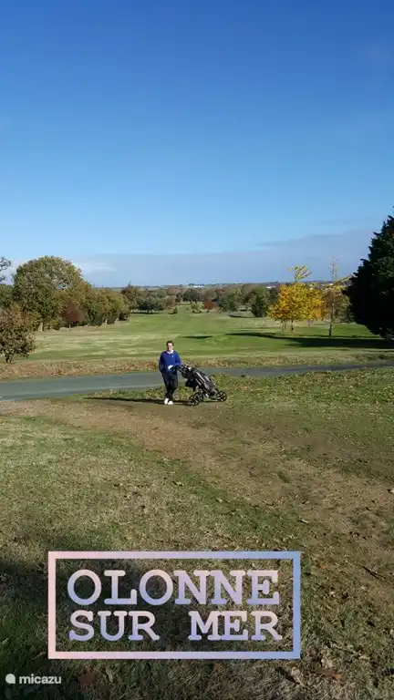 Auf dem Golfplatz von Olonne sur Mer im November, schönes Wetter! Ein Aufenthalt im Herbst, der sich mehr als lohnt.