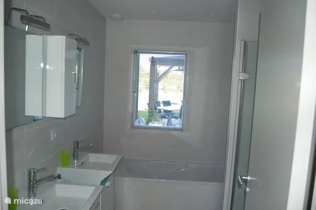 Badezimmer im Erdgeschoss