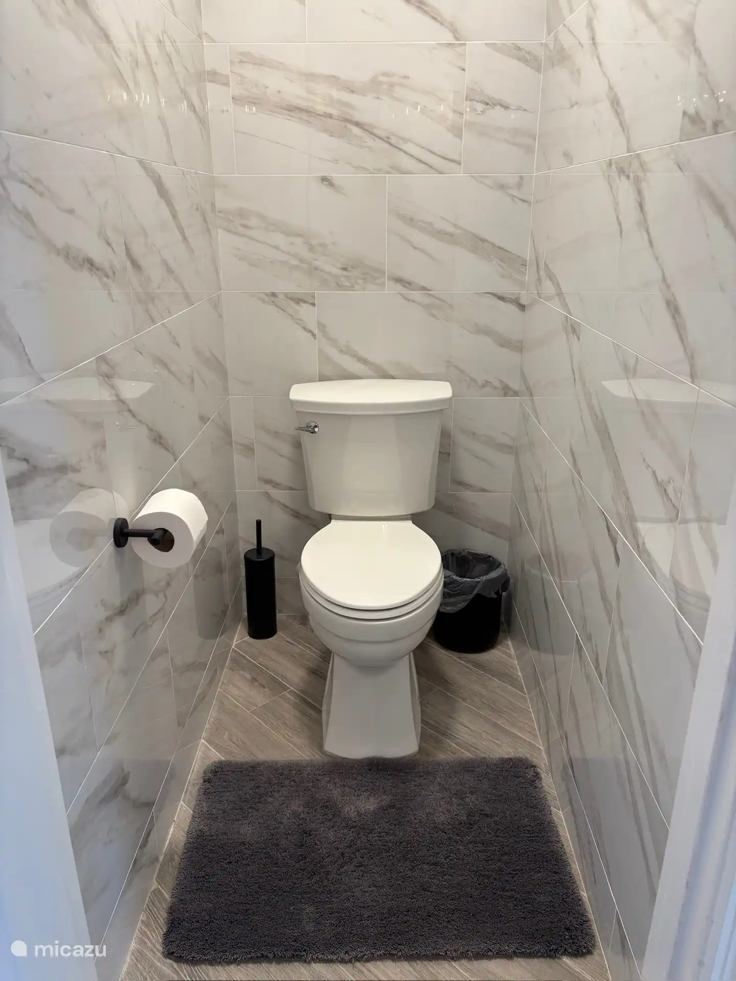 Renoviertes Badezimmer im Hauptschlafzimmer (24. September)