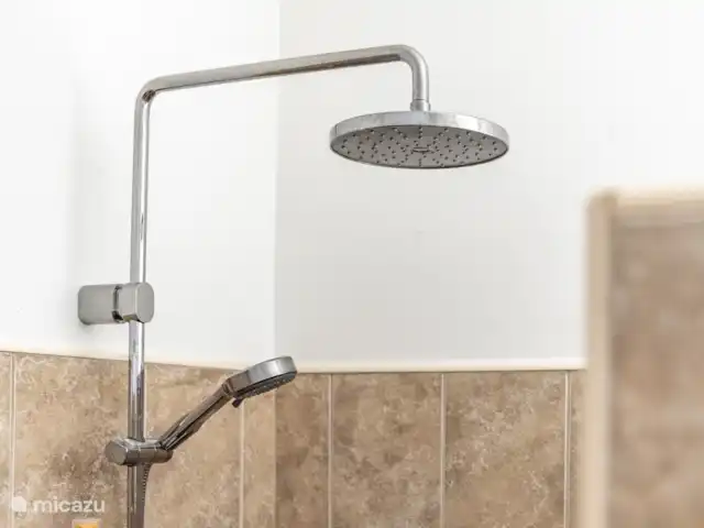 La Casa Azul *Mucha privacidad* en Curazao, Bandabou (oeste), Fontein - villa ¡Ducha, ducha!