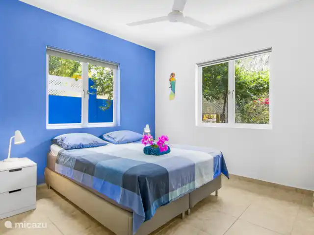 La Casa Azul *Mucha privacidad* en Curazao, Bandabou (oeste), Fontein - villa Dormitorio principal con baño en suite