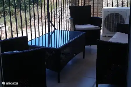 Vakantiehuis Bulgarije, Zwarte Zeekust, Byala appartement Perla Manor zit op balkon
