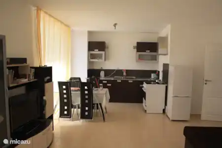 Vakantiehuis Bulgarije, Zwarte Zeekust, Byala appartement Perla Manor keuken