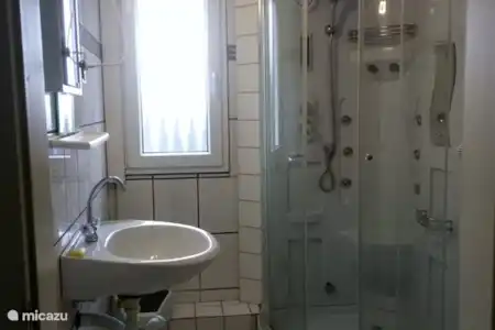 Vakantiehuis Duitsland, Sauerland, Sundern vakantiehuis Ferienhaus Sundern Badkamer