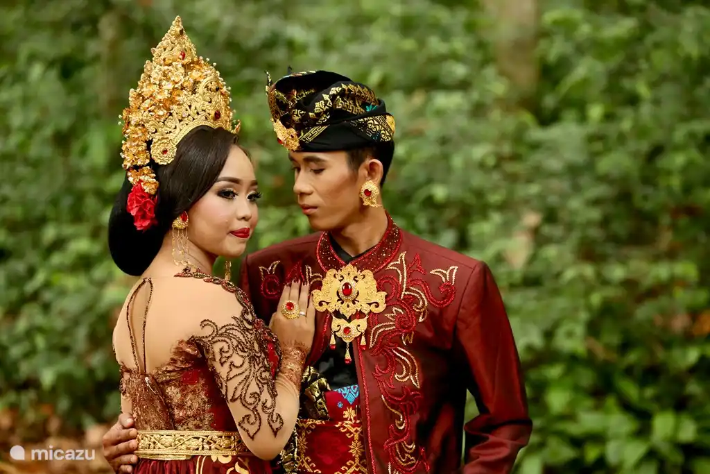 Hochzeitsfotografie im Sangen-Tempelwald. Fast jeden Sonntag.