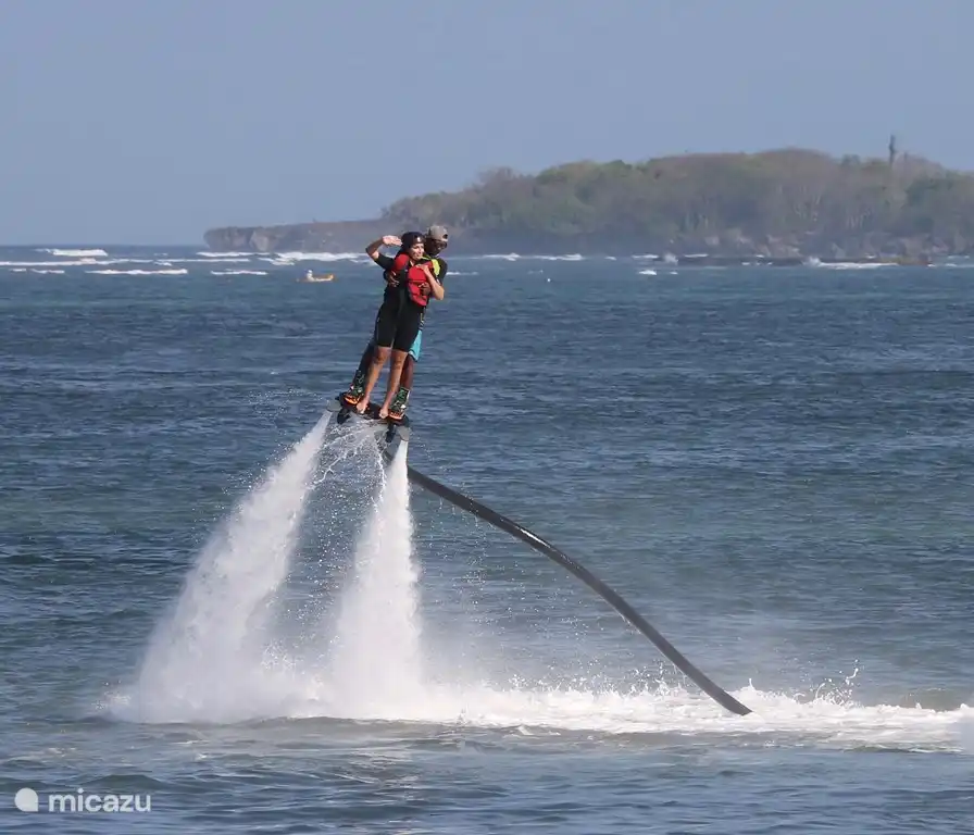 Aufregung und Sensation am Strand von Sanur. 30min von der Villa entfernt.
