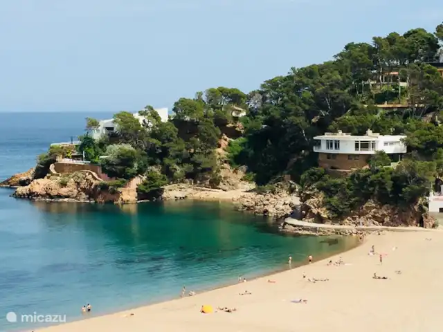 Casa Sa Riera en España, Costa Brava, Begur - villa La amplia playa de arena de Sa Riera se encuentra a poca distancia y está maravillosamente protegida en la bahía.