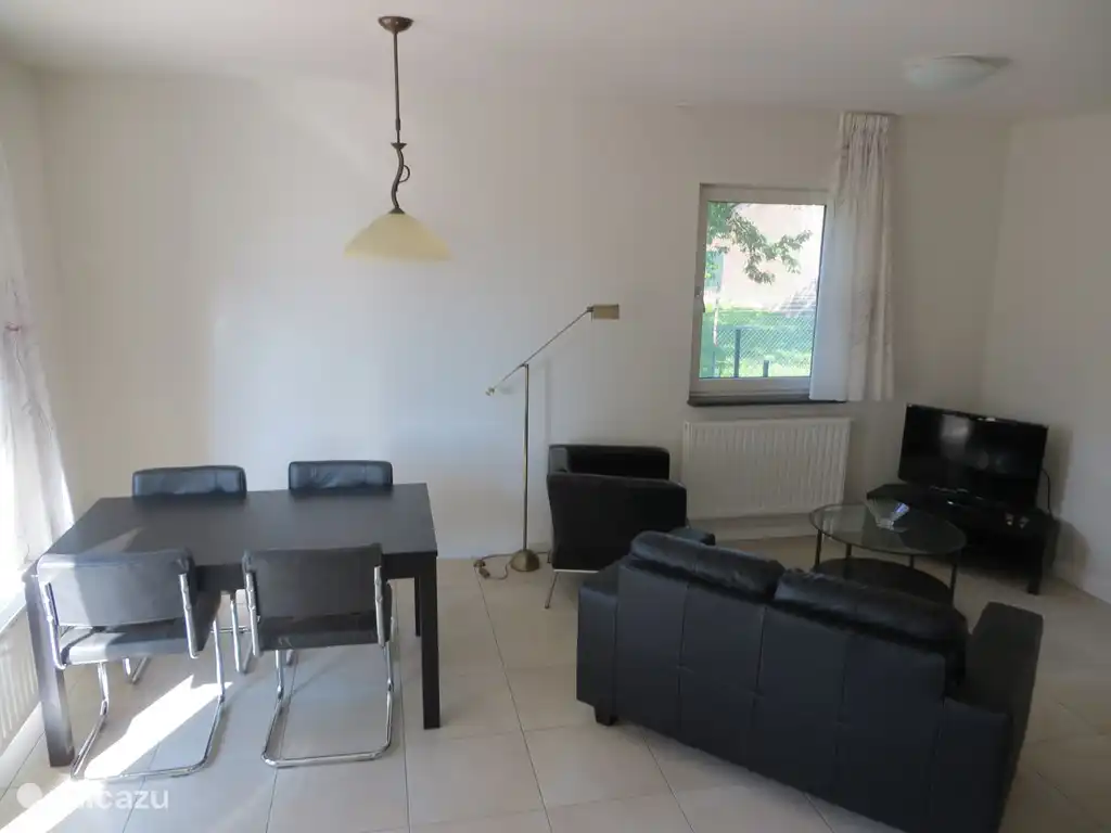 Esstisch (ausziehbar)