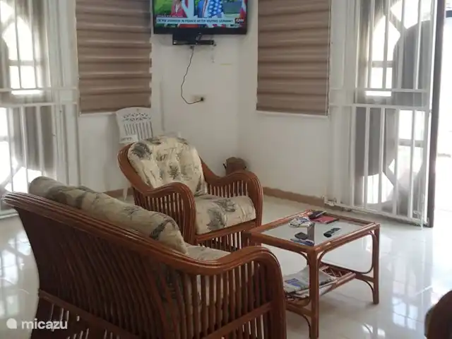 Location de Vacances Suriname, Paramaribo, Paramaribo, bungalow - Mi Dren Salon, TV 43#, disponible à la location à partir de 2 personnes