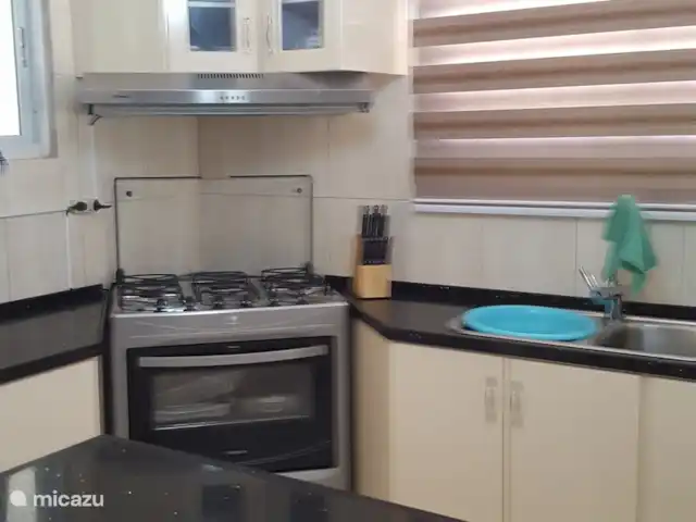 Location de Vacances Suriname, Paramaribo, Paramaribo, bungalow - Mi Dren Cuisine avec cuisinière, disponible à la location à partir de 2 personnes