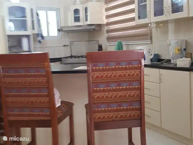 Location de Vacances Suriname, Paramaribo, Paramaribo, bungalow - Mi Dren Espace repas, disponible à la location à partir de 2 personnes