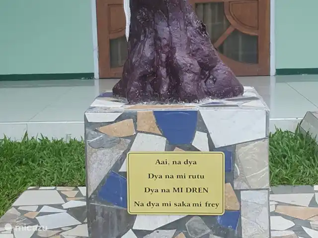 Location de Vacances Suriname, Paramaribo, Paramaribo, bungalow - Mi Dren Pancarte avec un poème de l'aigle en sranan, la langue surinamaise