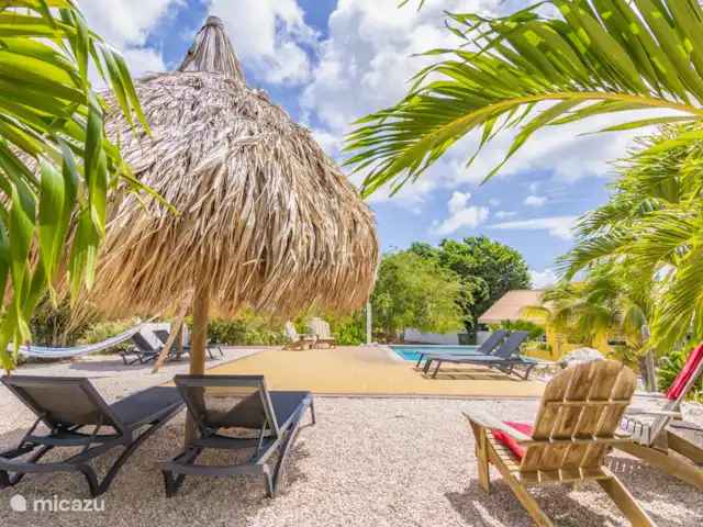 ABC Lodge Curaçao A en Curazao, Curazao Centro, Julianadorp - cabaña de madera Palapa y piscina