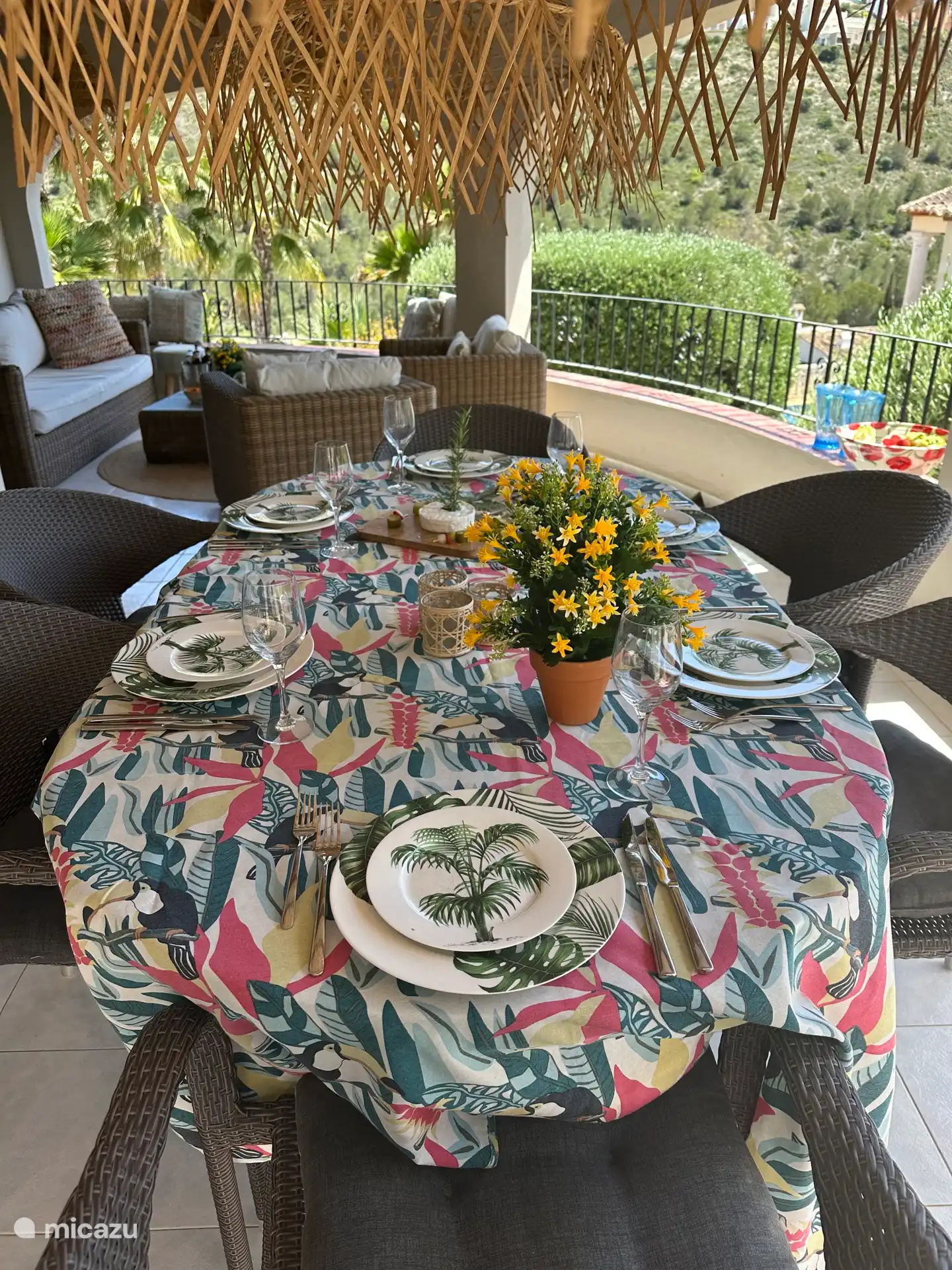 Frühstück unter der Veranda