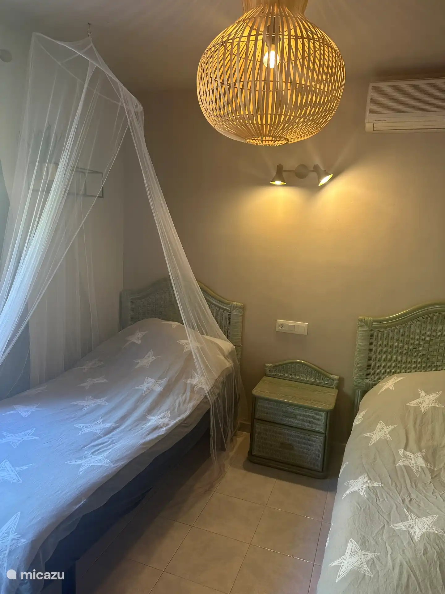 Schlafzimmer 2 mit Einzelbetten