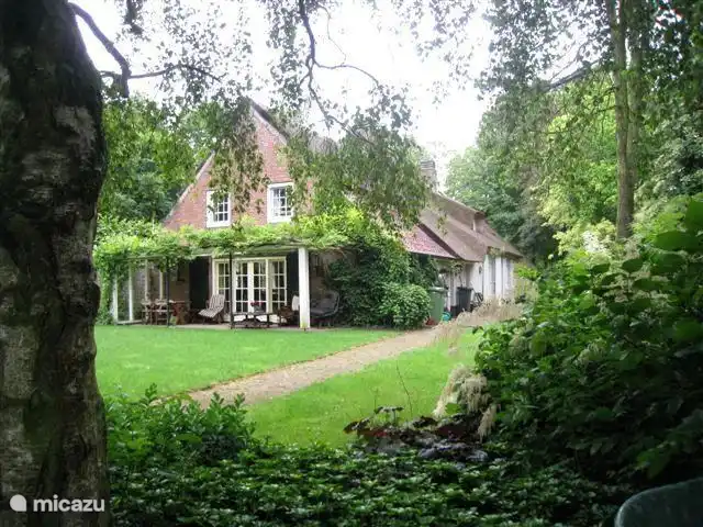 De Hertenhoeve in Niederlande, Nordbrabant, Reusel-De Mierden - bauernhof