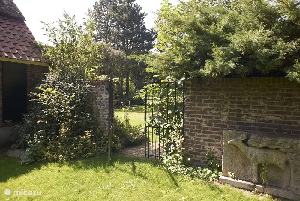 Familienferienhof 12 p. Hertenhoeve Lage Mierde NL, Eingang garten