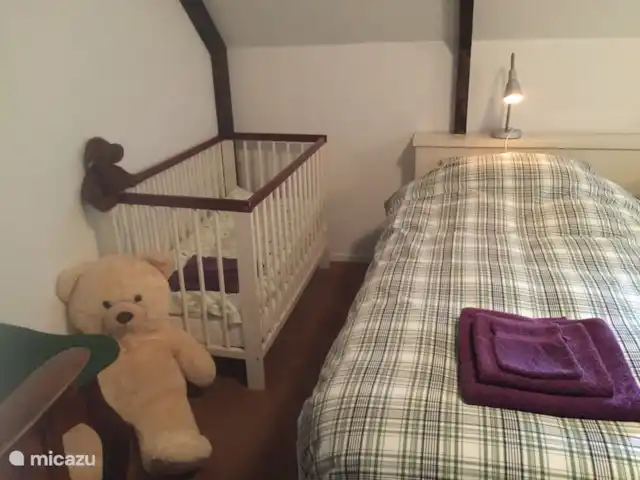 Le Hertenhoeve | Pays-Bas, Brabant-Septentrional, Reusel-De Mierden - ferme Ferme de vacances familiale 12 p. Hertenhoeve Lage Mierde NL
Lit bébé chambre des maîtres au premier étage